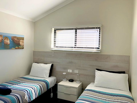 Apollo Bay Waterfront Motor Inn - Getaway Accommodation 24