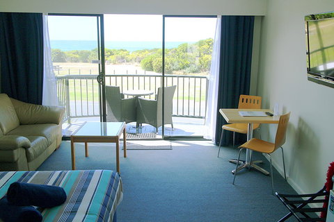 Apollo Bay Waterfront Motor Inn - Getaway Accommodation 29