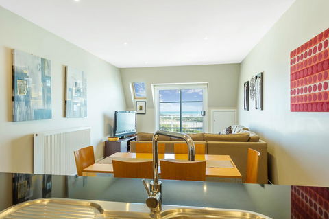 Deep Blue Hotel & Hot Springs - Getaway Accommodation 44