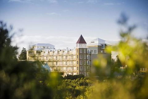 Deep Blue Hotel & Hot Springs - Getaway Accommodation 0