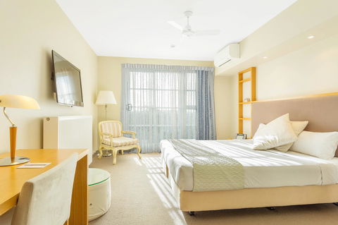 Deep Blue Hotel & Hot Springs - Getaway Accommodation 14