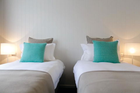 Lakes Edge Apartments - Getaway Accommodation 5