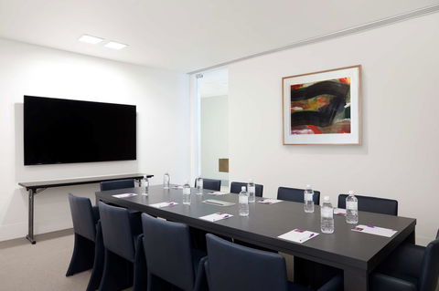 Hyatt Place Melbourne Essendon Fields - Getaway Accommodation 25