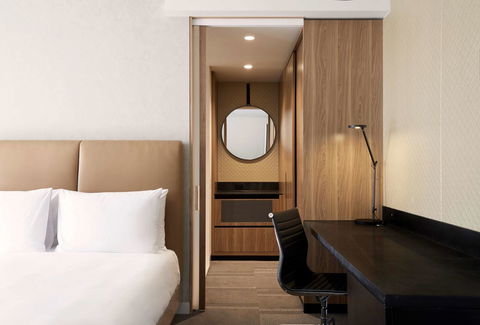 Hyatt Place Melbourne Essendon Fields - Getaway Accommodation 4