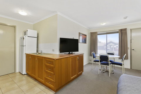 Comfort Inn Warrnambool International - Getaway Accommodation 31