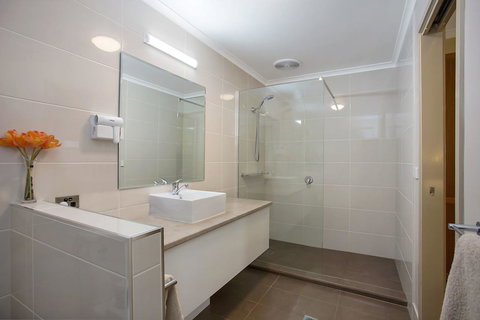 Comfort Inn Warrnambool International - Getaway Accommodation 12