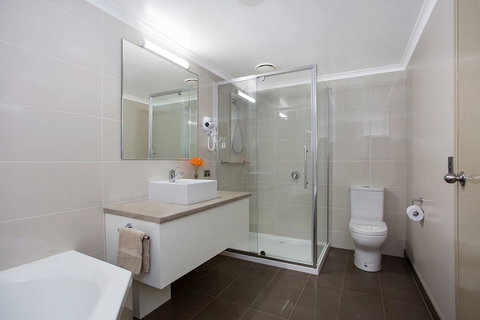 Comfort Inn Warrnambool International - Getaway Accommodation 10