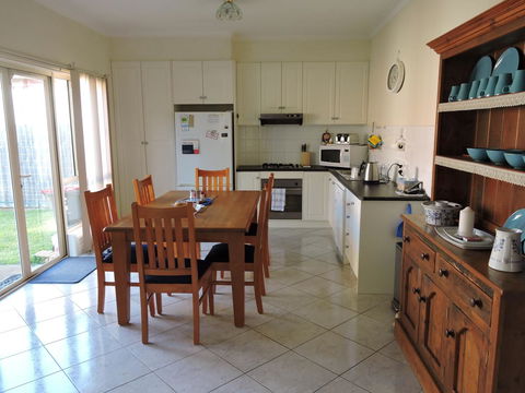 Monash And Chadstone WiFi - Getaway Accommodation 10