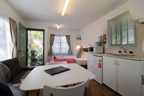 Kanasta Caravan Park - Getaway Accommodation 23