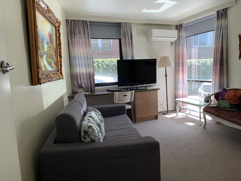 Albert Heights Serviced Apartments - Getaway Accommodation 10