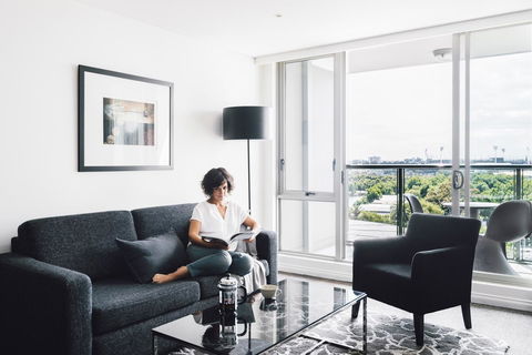 Quay West Suites Melbourne - Getaway Accommodation 0
