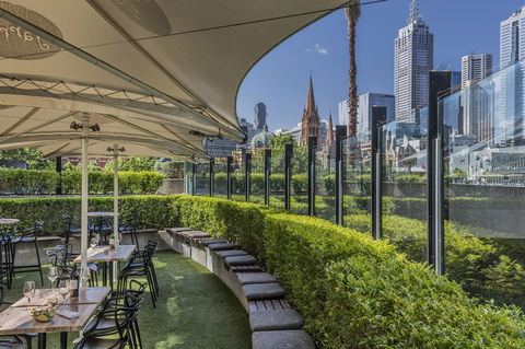 Quay West Suites Melbourne - Getaway Accommodation 5