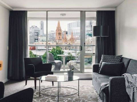 Quay West Suites Melbourne - Getaway Accommodation 1