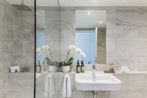 Quay West Suites Melbourne - Getaway Accommodation 11