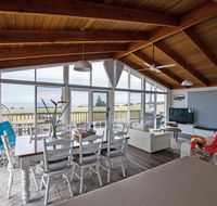 Stunning Waterfront only 10 minutes to Phillip Island - Pet Friendly - Getaway Accommodation