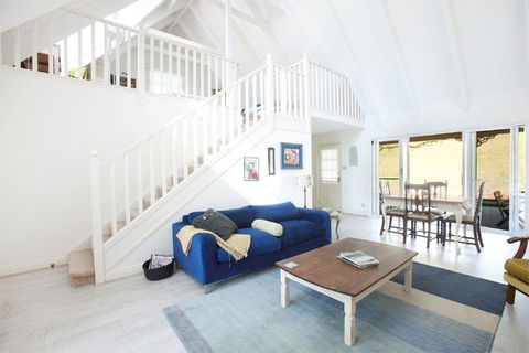 The Doll's House - Charming 2 Bedroom Cottage Just A Short Walk From The Village - Getaway Accommodation 3