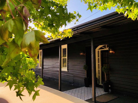 The Dudley Boutique Hotel - Getaway Accommodation 1