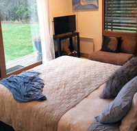 The Gurdies Room with Amazing Sunset Views - Getaway Accommodation