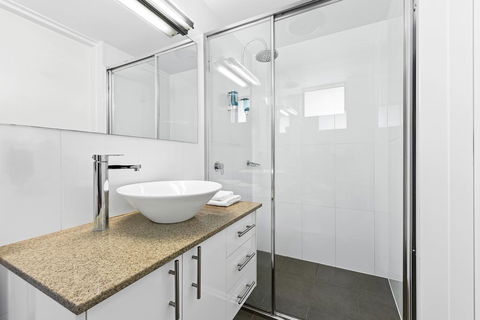 The Mid Pacific - Getaway Accommodation 3