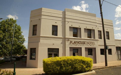 The Playhouse Hotel - Getaway Accommodation 0