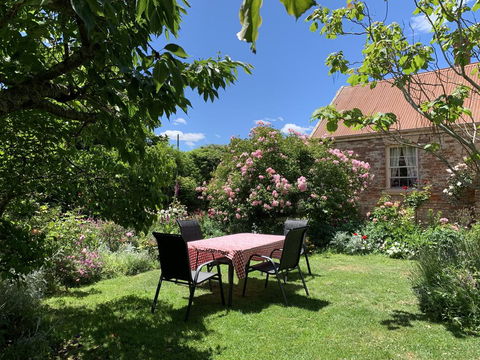 The Racecourse Inn - Getaway Accommodation 3