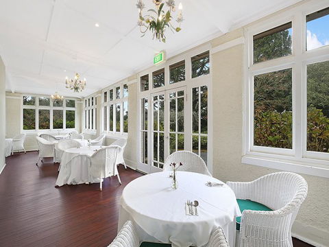 The Robertson Hotel - Getaway Accommodation 2