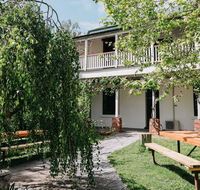 The Robin Hood Inn - Getaway Accommodation