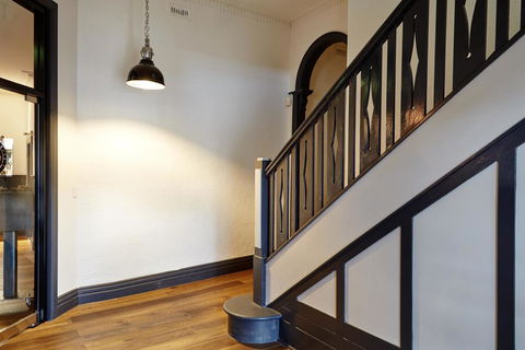 The Royal Hotel, Drouin - Getaway Accommodation 2