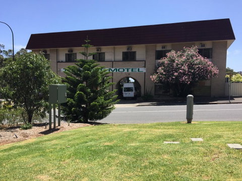 Tollgate Motel - Getaway Accommodation 0