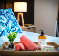 Tropic Studio A Unique Hidden Gem - Getaway Accommodation