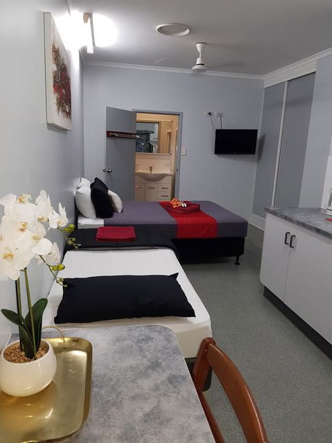 Tropical Lodge - Getaway Accommodation 3