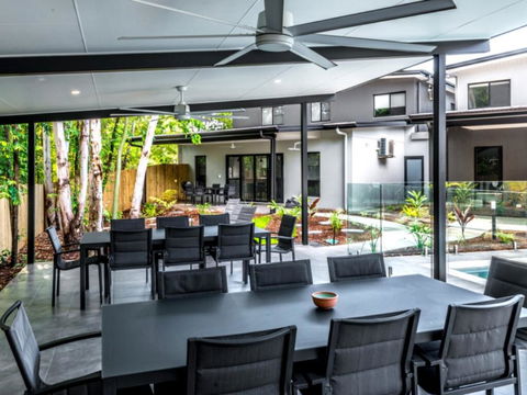 Tropicana Resort - Clifton Beach - Getaway Accommodation 2