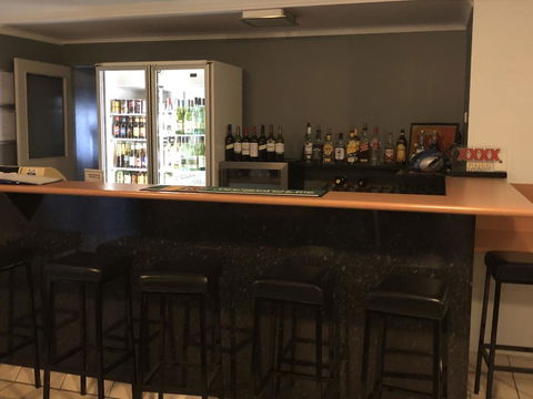 True Blue Motor Inn - Getaway Accommodation 2