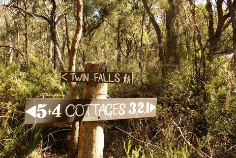 Twin Falls Bush Cottages - Getaway Accommodation 3