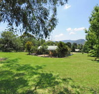Valley Haven - 3 bedrooms close to the village - Getaway Accommodation