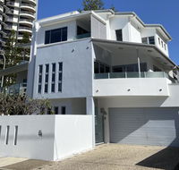 Villa Garfield Surfers Paradise - Getaway Accommodation