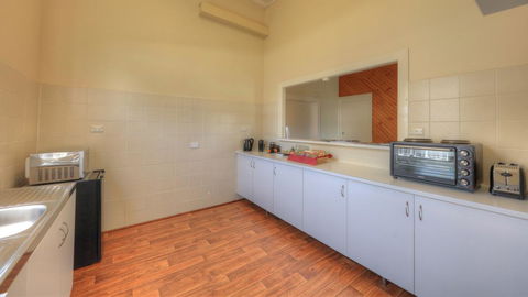 Village Stays Coldstream Gallery Apartment - Getaway Accommodation 2