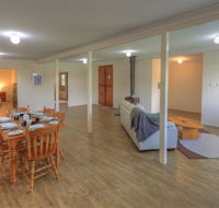 Village Stays Coldstream Gallery Bungalow - Getaway Accommodation