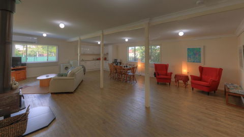 Village Stays Coldstream Gallery Bungalow - Getaway Accommodation 1