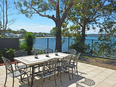 Wanda Magic' 19 Randall Drive - Beautiful Water Front House - Getaway Accommodation 2
