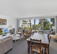 Waterfront resort living with space for the family - Getaway Accommodation