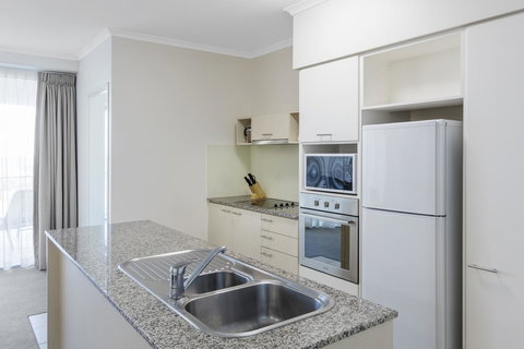 Ramada By Wyndham Marcoola Beach - Getaway Accommodation 9