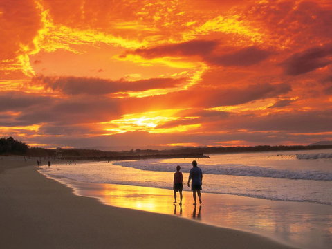 La Mer Sunshine Beachfront - Getaway Accommodation 12