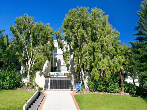 La Mer Sunshine Beachfront - Getaway Accommodation 14