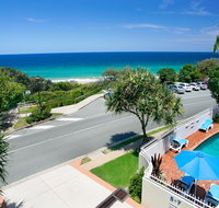 La Mer Sunshine Beachfront - Getaway Accommodation