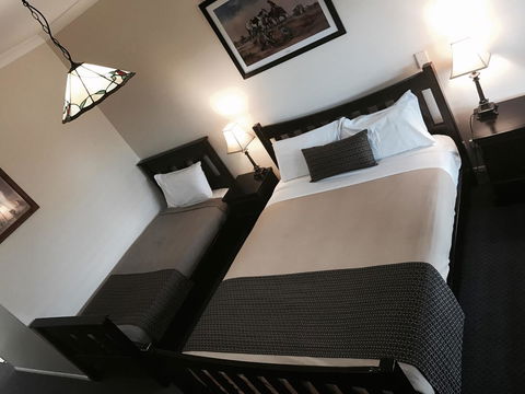 The Bearded Dragon Boutique Hotel - Getaway Accommodation 3