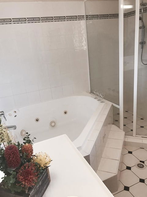 The Bearded Dragon Boutique Hotel - Getaway Accommodation 44