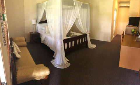 The Bearded Dragon Boutique Hotel - Getaway Accommodation 9