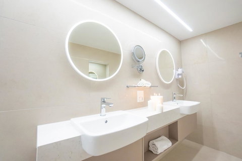Pacific Hotel Cairns - Getaway Accommodation 24