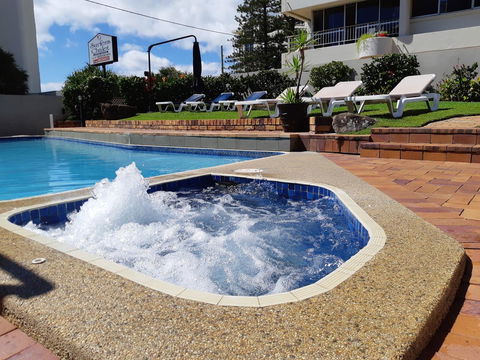 Surfers Chalet - Getaway Accommodation 2